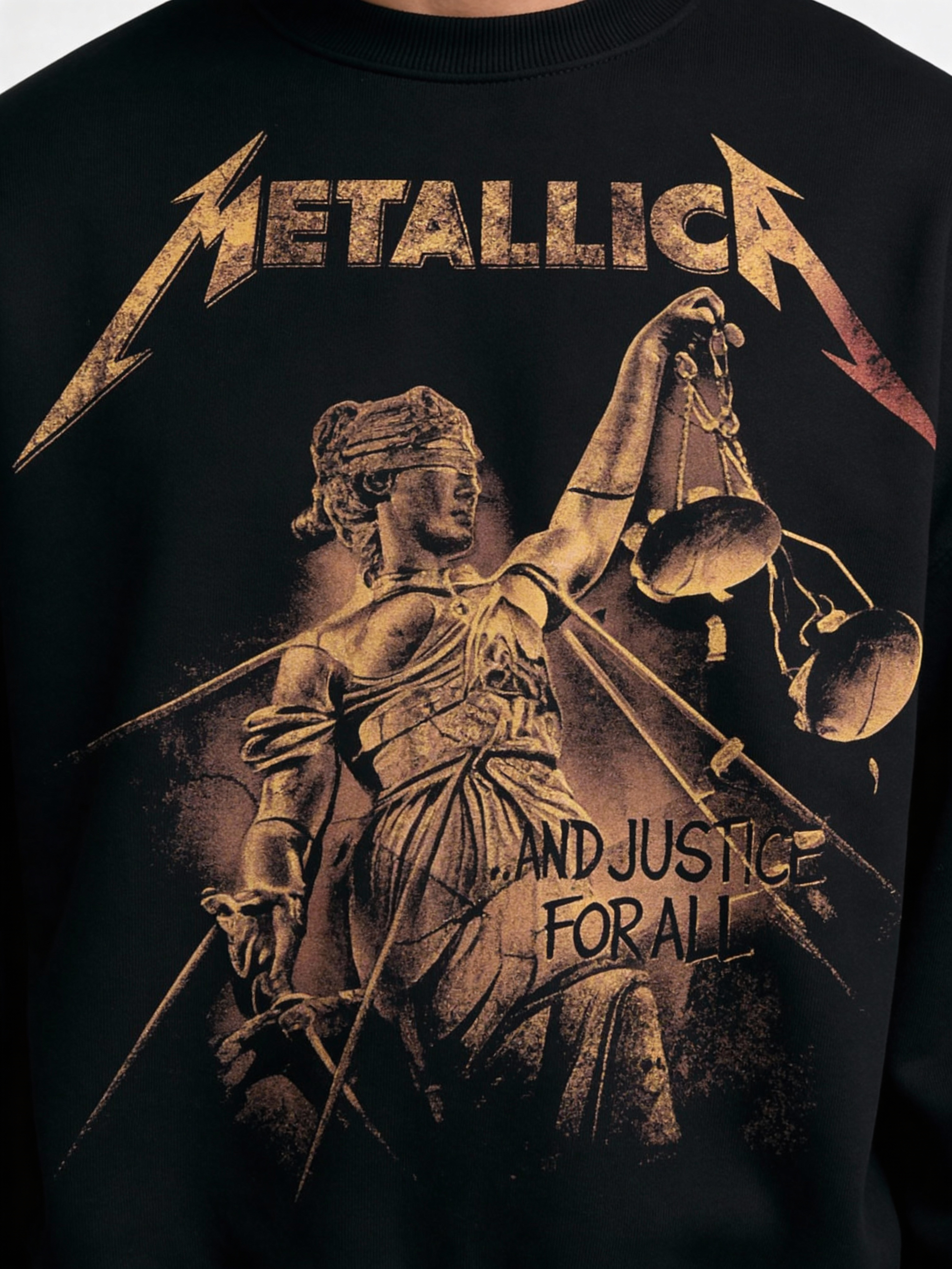 V Metallica Black Boxy Sweatshirt